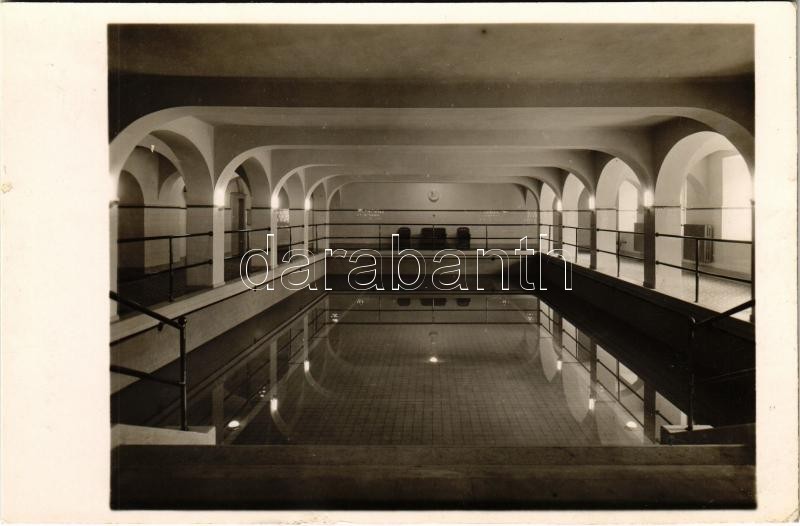 1944 Budapest XI. Redemptorissza Szerzetesnők Tan- és Nevelőintézete, uszoda belső. Szt. Imre herceg útja 5-7. (ma Villányi út)