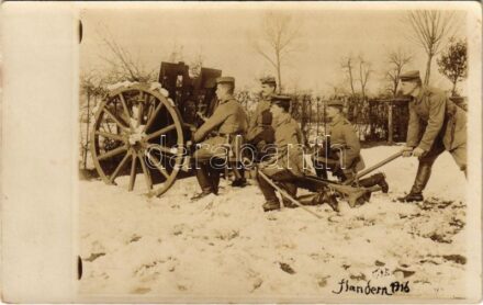 1916 Flandern / Első világháborús német katonák tüzeléshez készen / WWI German military artillery, ready to fire. photo