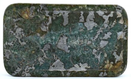 Jáde lap sárkány motívummal, 5,5×9,5 cm