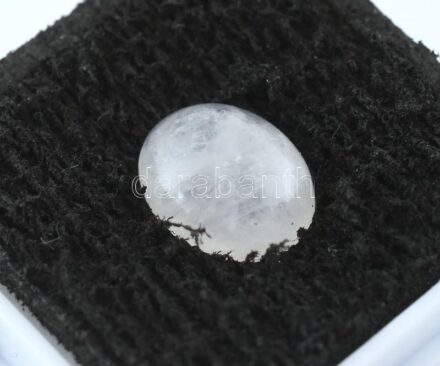 Holdkő, 2,72 cts, h: 1,2 cm
