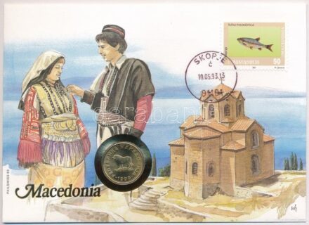 Macedónia 1993. 1D Cu-Ni felbélyegzett borítékban, bélyegzéssel, német nyelvű tájékoztatóval T:1- kis karc Macedonia 1993. 1 Denar Cu-Ni in envelope with stamp, cancellation and a prospectus in german C:AU small scratches