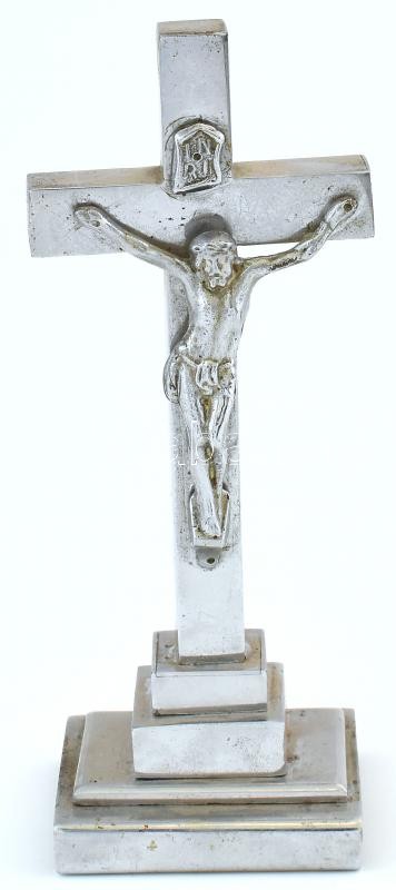 Fém feszület, kis rozsdafoltokkal, m: 18 cm