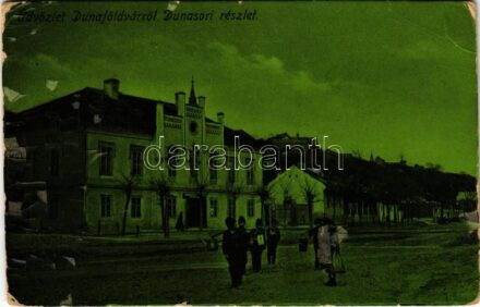 1915 Dunaföldvár, Dunasori részlet, vízhordó gyerekek. Rosenbaum kiadása (szakadások / tears)