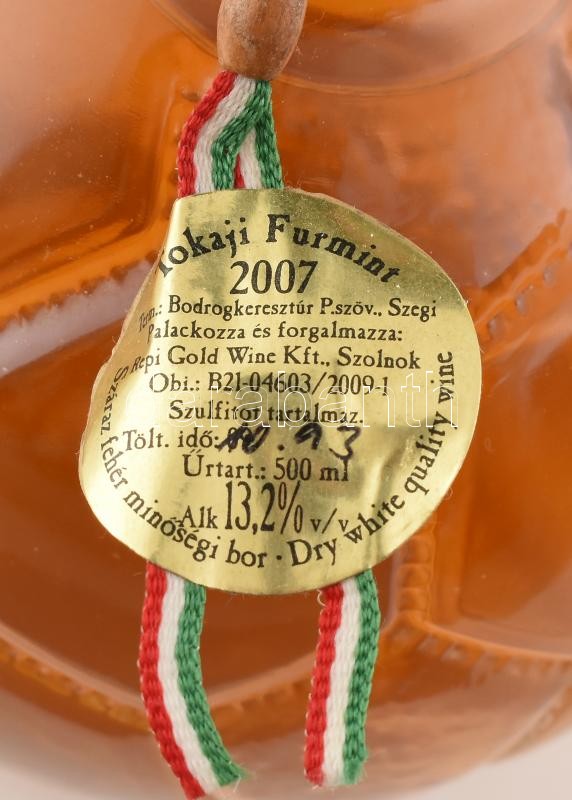2007 Tokaji Furmint focilabda alakú üvegben - Image 2