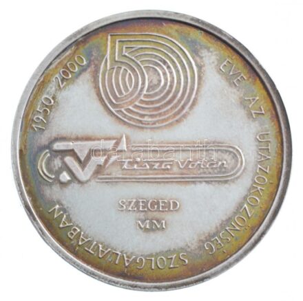 2000. 'Tisza Volán Szeged - 50 éve az utazóközönség szolgálatában 1950-2000 / Biztos kézben a volán' ezüstözött fém emlékérem eredeti tokban (35mm) T:1 (eredetileg PP) patina