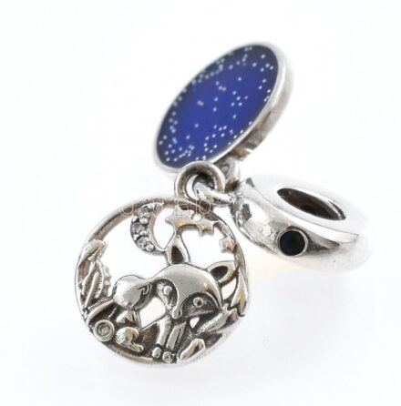 Ezüst(Ag) charm Pandora jelzéssel, h: 2,5 cm, bruttó: 3,4 g