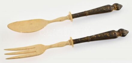Ezüst (Ag) nyelű, bütykös végű, salátás tálaló, 2 db, csont végű, bruttó: 103g, h:26cm