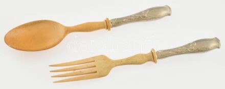 Ezüst (Ag) nyelű, szecessziós, salátás tálaló, 2 db, csont végű, bruttó: 96g, h:23cm