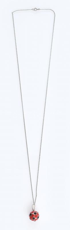 Ezüst(Ag) nyaklánc zománcozott focilabda függővel, jelzett, h: 50 cm, nettó: 3,95 g