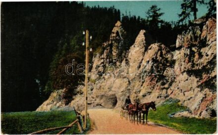 Sztracenai-völgy, Stracenovska dolina, Stratena; Kőkapu a Dobsinai jégbarlang mellett / Das Steinerne Tor im Straczenaer Tal bei der Dobschauer Eishöhle / rock gate, road