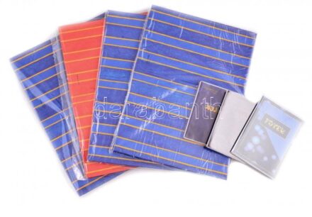 4 db bontatlan album képeslapoknak + 3 db kis alakú album (egyik jó képeslapokhoz is) - összesen 344 férőhellyel / 4 unopened postcard albums + 3 small sized albums for altogether 344 postcards