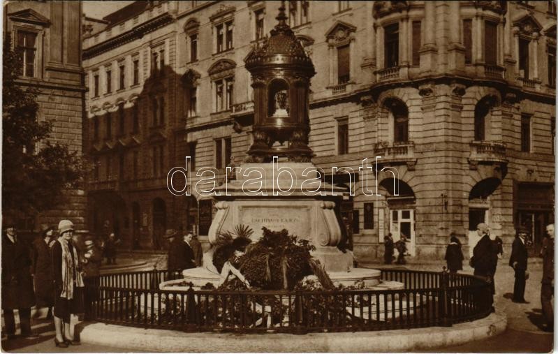 Budapest V. Batthyány örökmécses. Röckel felvétele