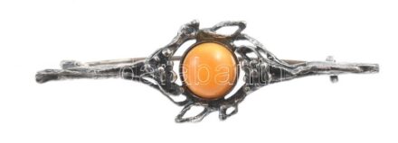 Ezüst (Ag) bross borostyánnal, jelzett, h:5cm, bruttó: 3,7g