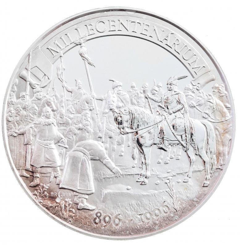 Bognár György (1944-) 1996. 'Millecentenárium' Ag emlékérem, sérült kapszulában, dísztokban (15,50g/0.999/42,5mm) T:PP halvány patina