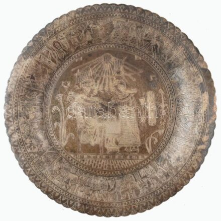Ezüst (Ag) egyiptomi tál, jelzett, d: 32 cm, nettó: 675 g