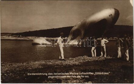 Vernichtung des italienischen Marine Luftschiffes 'Cittá di Jesi' abgeschossen vor Pola am 5/8 1915. K.u.K. Kriegsmarine / WWI Austro-Hungarian Navy, Italian Navy airship 'Citta di Ferrara' destroyed by an Austro-Hungarian Navy seaplane, naval