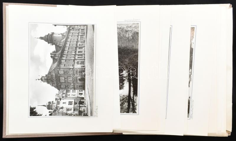 cca 1960-1970 Gotha. 20 fekete-fehér fotót tartalmazó egészvászon mappa, kopott borítóval. - Image 2