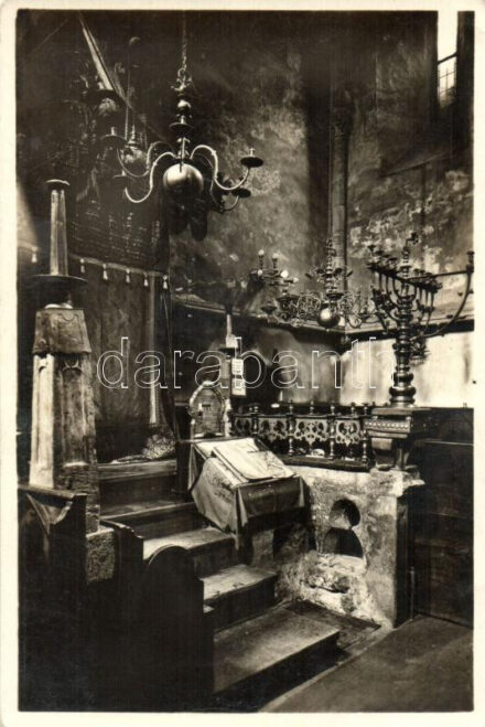 Praha, Prague; The Arch of the Convenant in the Old-New-Synagogue, interior (Rb)