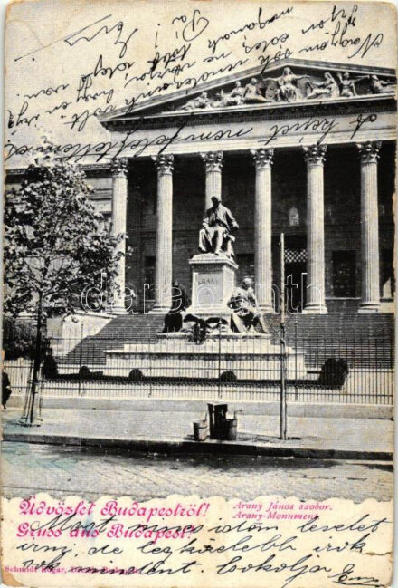 Budapest VIII. Arany János szobor, Nemzeti Múzeum (b)