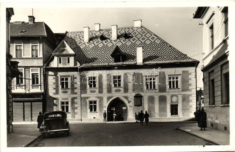 Kolozsvár, Cluj; Mátyás király szülőháza / birth house of Matthias Corvinus, automobile (EB)
