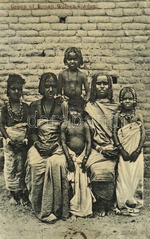 Aden, Group of Somali Women, folklore from Yemen (tiny pinhole)