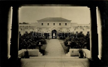 Victoria Falls Hotel, View of the Courtyard