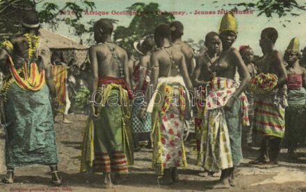 Afrique Occidentale, Dahomey, Jeunes féticheuses / indigenous women, nude, folklore from Benin (fl)