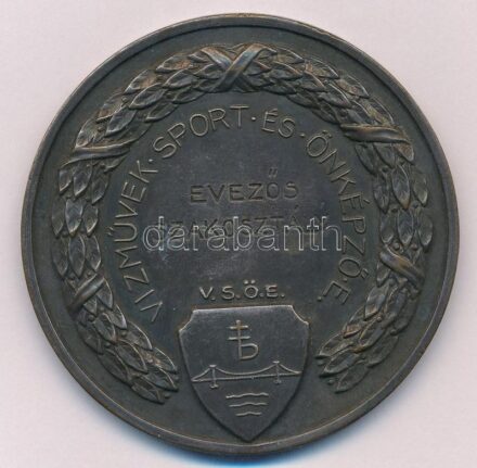 1939. 'Vízművek Sport és Önképző E. - V.S.Ö.E.' ezüstpatinázott sport emlékérem, előlapon gravírozva 'Evezős Szakosztály', hátlapon 'LUDVIG' gyártói jelzéssel (59mm) T:1-