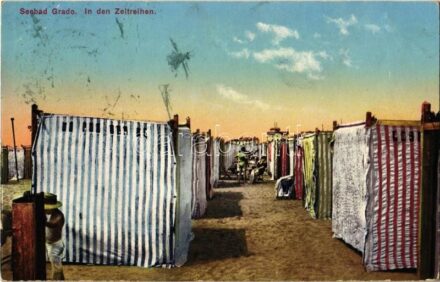 Grado, Seebad, In den Zeltreihen / beach, In the rows of tents