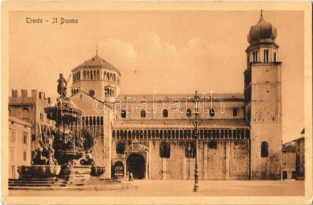 Trento, Trient (Südtirol); Il Duomo / cathedral, fountain. Giuseppe Maule