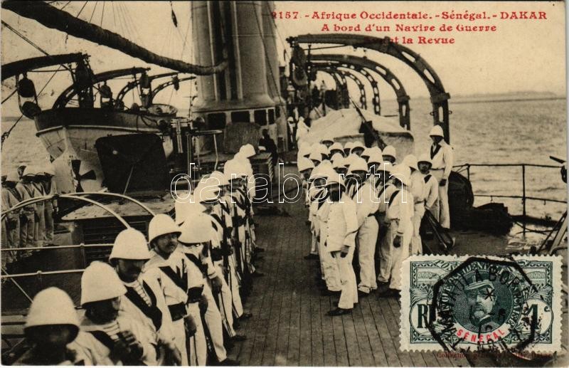 Dakar, A bord d'un Navire de Guerre Avant la Revue / on board the warship