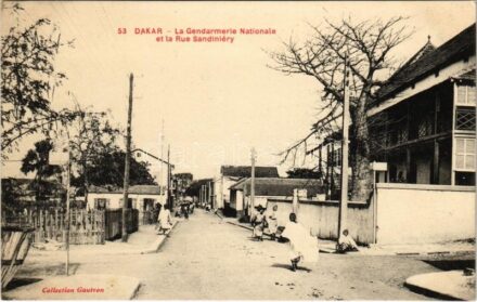 Dakar, La Gendarmerie Nationale et la Rue Sandiniéry / police station, street view