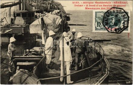 Dakar, A bord d'un Navire de guerre Manceuvre des Piéces / shooting practice on the warship