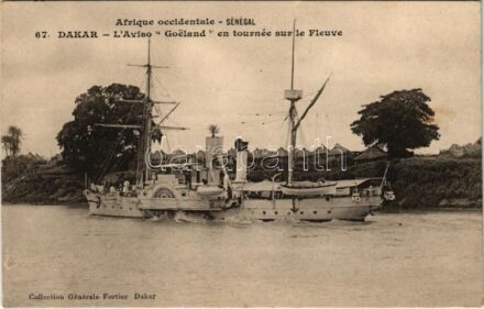 Dakar, L'aviso 'Goeland' en tournée sur le Fleuve / steamship (fl)