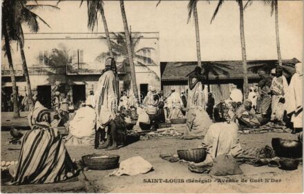 Saint-Louis, Avenue de Guet N'Dar / street view, market, African folklore