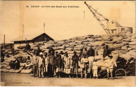 Dakar, Un Coin des Quais aux Arachides / peanut dock (fl)