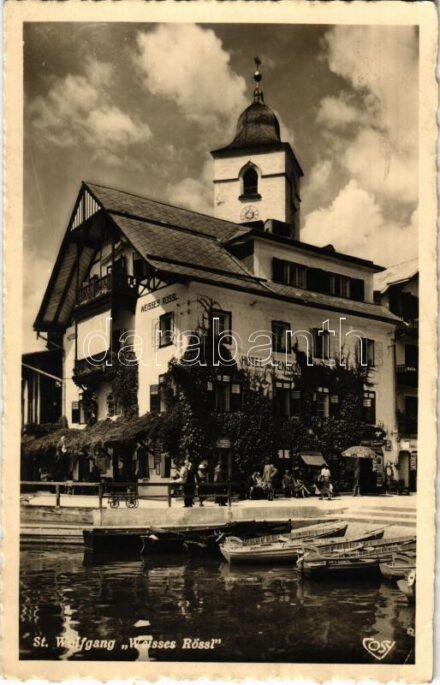 Sankt Wolfgang im Salzkammergut, Hotel und Pension Weisses Rössl / hotel, boats, shop (EK)