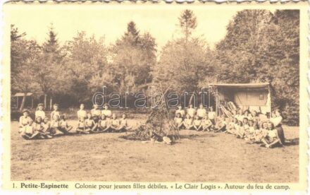 Petite-Espinette, Colonie pour jeunes filles débiles, 'Le Clair Logis', Autour du feu de camp / camp for girls with intellectual disabilites, camp fire