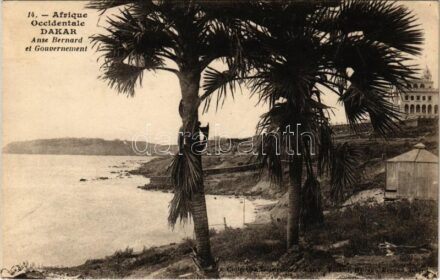 Dakar, Anse Bernard et Gouvernement / Government Palace, coast