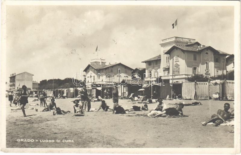 1934 Grado, Luogo di Cura / spa, beach, bathers, cabins. Fot. Zuliani (EK)