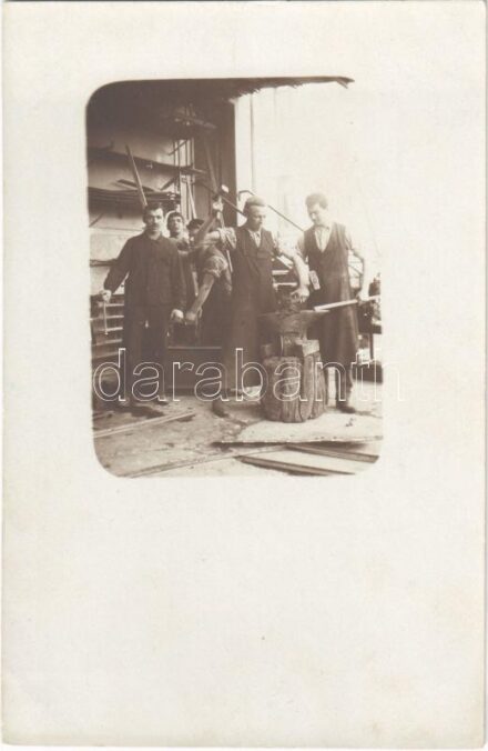1907 Zürich, blacksmiths. photo