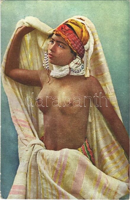Scenes et Types d'Afrique du Nord. Jeune fille du Sud. Editions A. Sirecky 8102. / North African folklore, half-nude woman
