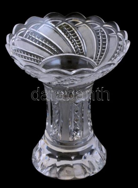 Öblös kristály váza, apró kopásnyomokkal, m: 18,5 cm, d: 15,5 cm
