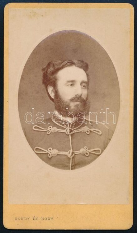 cca 1860 Lobmayer János Ferenc, Lobmayer József (1809-1875) debreceni vaskereskedő fiának katonatiszti portréja, keményhátú fotó Gondy és Egey debreceni műterméből, 10x6 cm