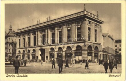 Budapest VIII. Corvin áruház, villamosok (EK)