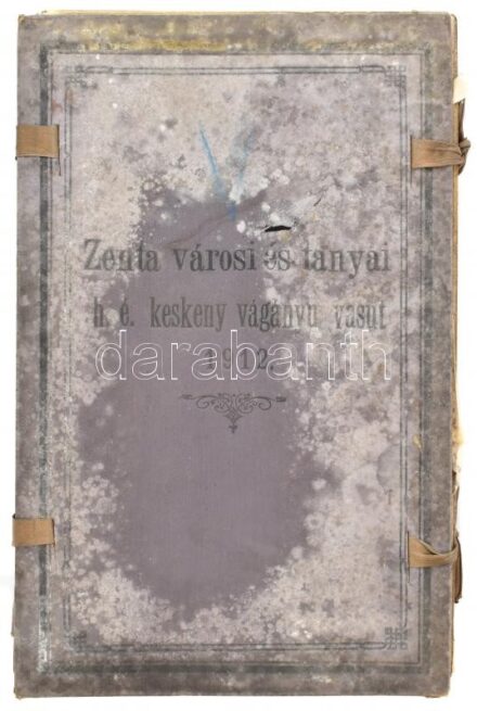 1912 Zenta városi és tanyai h. é. keskeny vágányú vasút, 1912. Hossz-szelvény, Variáns hosszszelvények és jellemző-keresztszelvények és Helyszínrajz. Kézzel rajzolt, jegyzetelt szelvényekkel, helyszínrajzokkal. Foltos