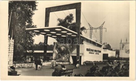 1949 Budapest XIV. Őszi Vásár, Nehézipari Minisztérium Kohászat Gépipar pavilonja