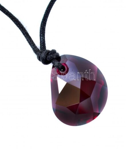 Swarovski medál, bőr láncon, eredeti dobozában