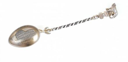 Ezüst(Ag) 'Róma-Colosseum' díszkanál, figurális nyéllel, jelzett, h: 12,9 cm, nettó: 20,3 g
