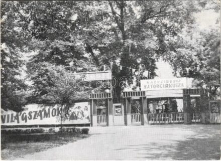Budapest XIV. Fővárosi nagycirkusz új sátorcirkusza a Ligetben a Dózsa György út és a Damjanich utca kereszteződésénél